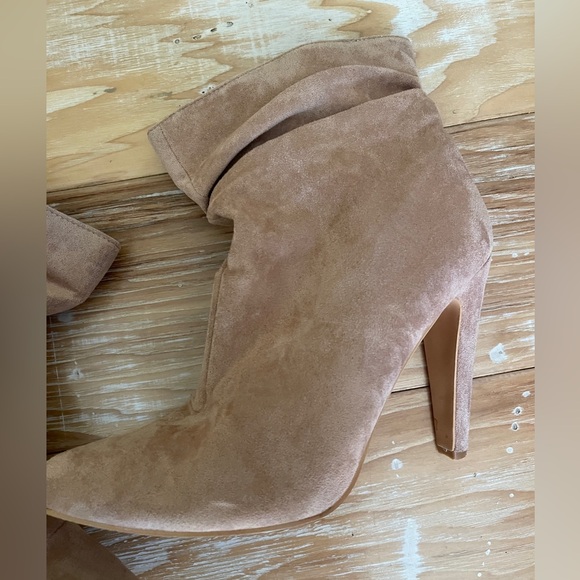Tan suede heels size 10 (runs .5 smaller) worn three times - Picture 4 of 5